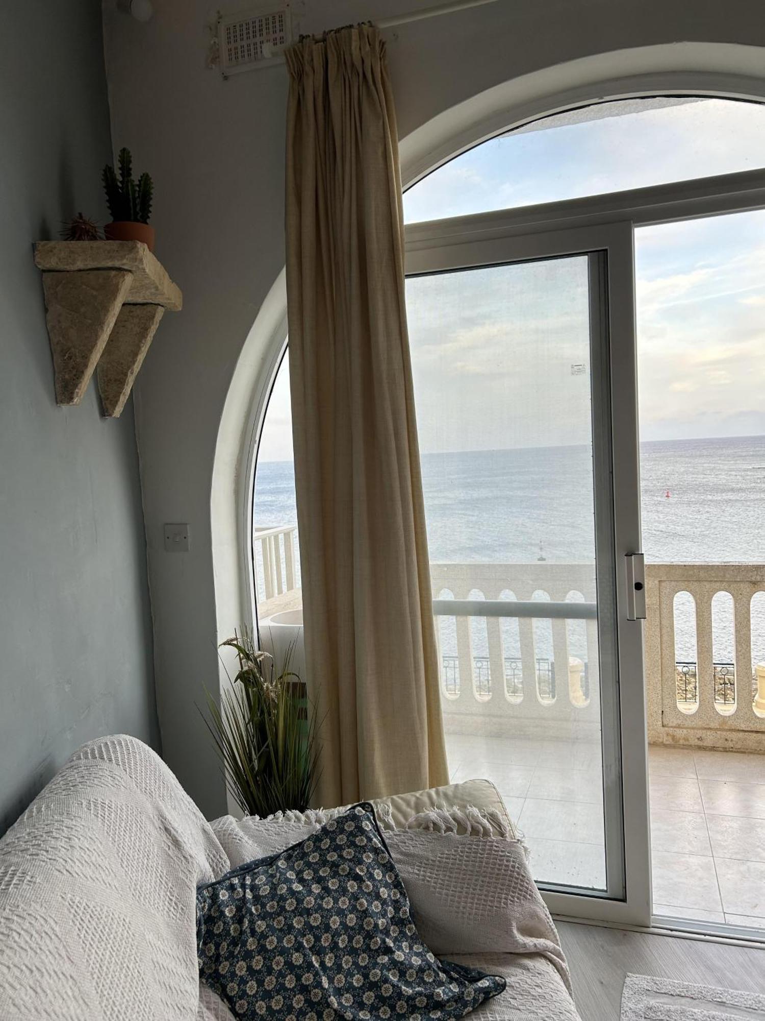 Excellent Views 2-bed In Gozo Marsalforn