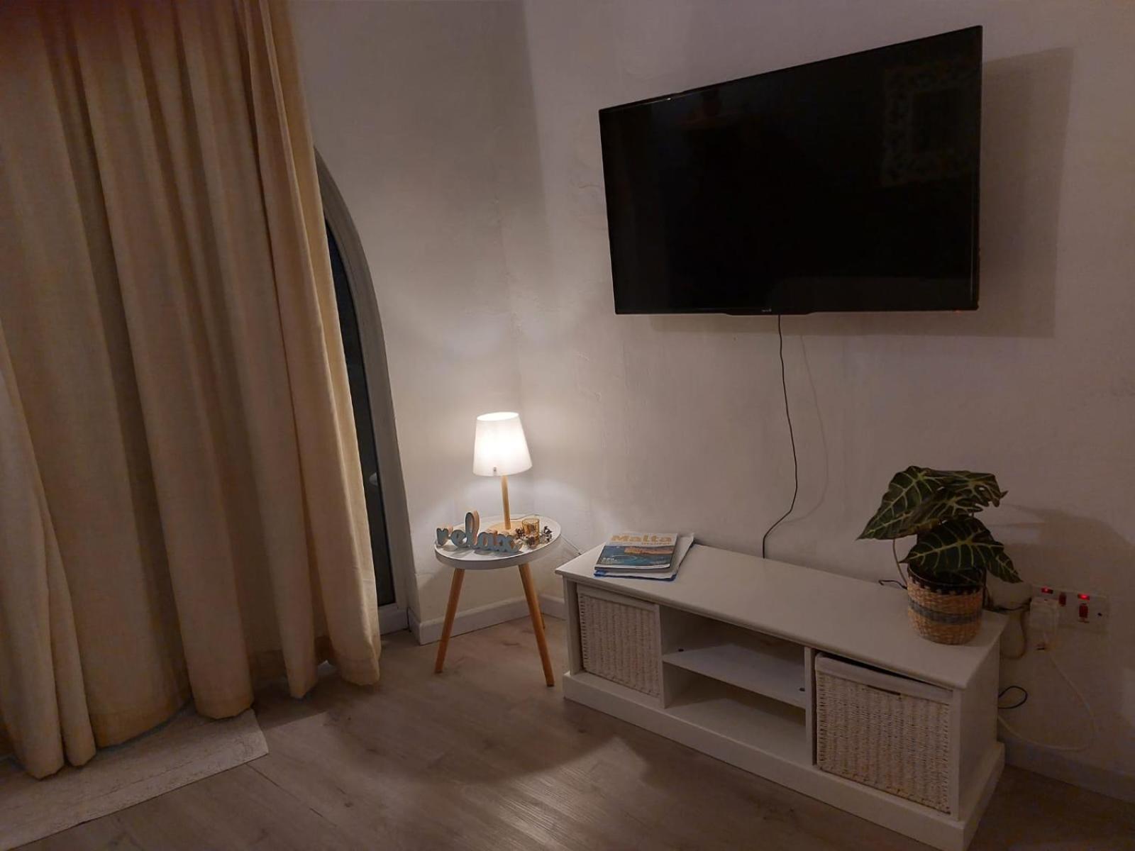 Excellent Views 2-bed In Gozo * Marsalforn